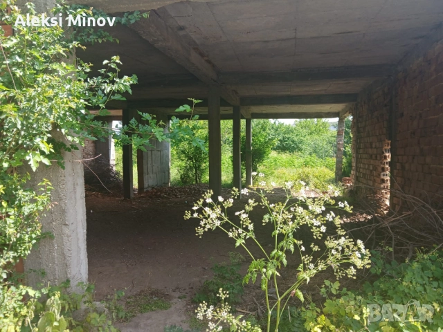 Двуетажна недовършена къща, снимка 2 - Къщи - 52541235