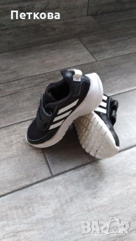 Детски маратонки Адидас, снимка 3 - Детски маратонки - 34558540