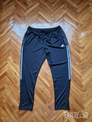 Страхотно мъжко спортно долнище ADIDAS размер 2ХL , снимка 2 - Спортни дрехи, екипи - 54350342