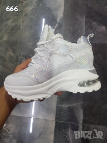 Обувки, снимка 3 - Дамски ежедневни обувки - 42485381