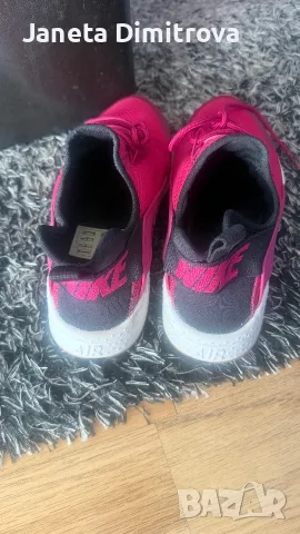 Дамски маратонки Nike, снимка 2 - Маратонки - 56328721