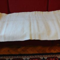 продавам бели домашно тъкани вълнени платове, снимка 1 - Платове и дамаски - 31182566