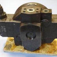 Радиално-бутална хидравлича помпа BOSCH 0 514 300 001 radial piston pump, снимка 5 - Резервни части за машини - 39229978