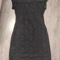 Продавам черна дантелена рокля, снимка 1 - Рокли - 39845680