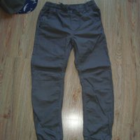 Нови Панталон,Шапка,Яке в сиво+подарък дънки, снимка 7 - Детски панталони и дънки - 31482441