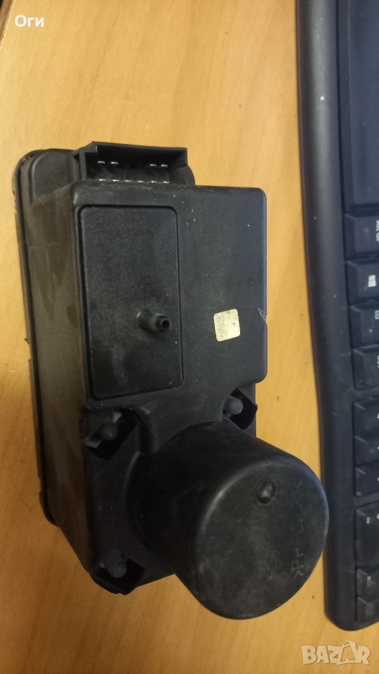 Вакуум помпа централно за Фолксваген Пасат В3 1988-1992г. 357 962 257, снимка 1