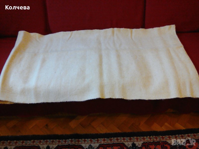 продавам бели домашно тъкани вълнени платове, снимка 1