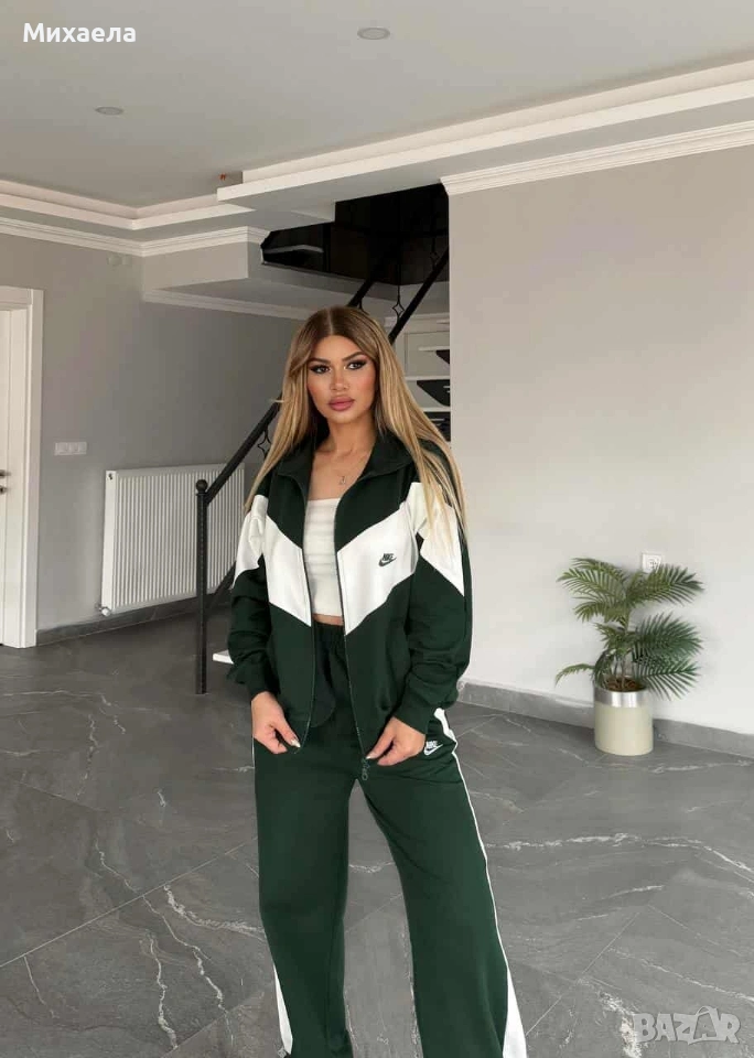 Дамски комплекти Nike - няколко цвята - 39€, снимка 1