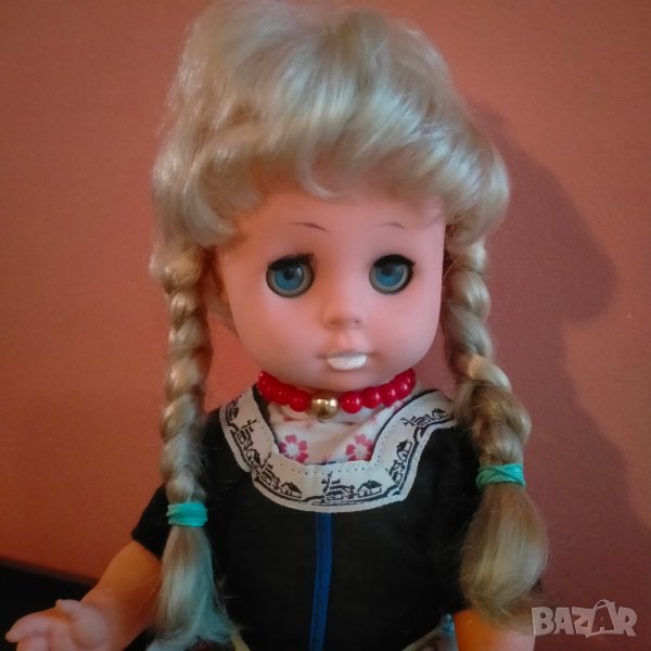 Колекционерска кукла народна носия Germany 32 см, снимка 1