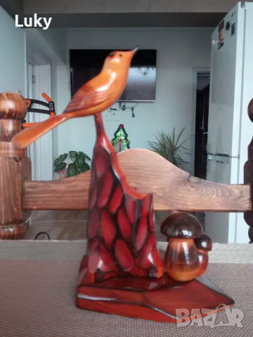 Стилна и красива декорация-стойка за химикали.