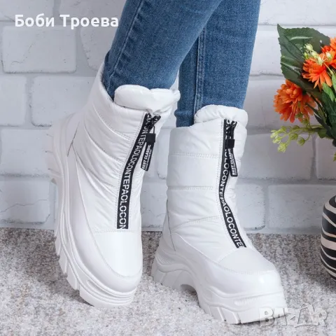 Дамски боти изработени от висококачествен еко лак и промазан текстил