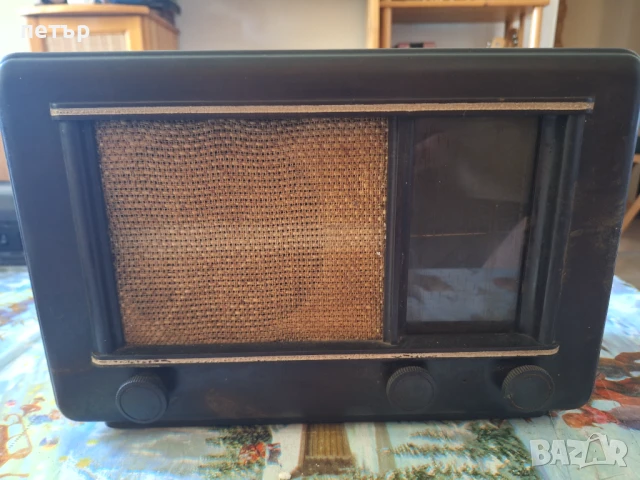 Старо бакелитено радио, снимка 2 - Антикварни и старинни предмети - 50917596