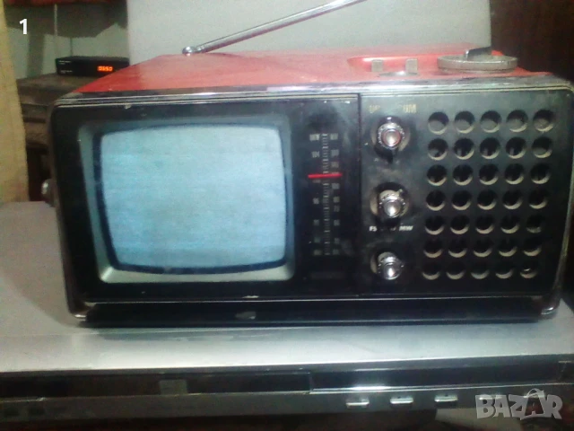 Мини ретро телевизорче , снимка 2 - Антикварни и старинни предмети - 51047215