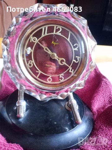 Стар руски настолен часовник. Маяк.