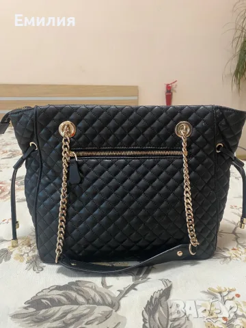 Оригинална чанта ,,Guess,,, снимка 2 - Чанти - 56051379