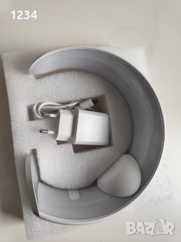 4-в-1 безжично зарядно устройство с RGB лампа, снимка 2 - Настолни лампи - 53916935