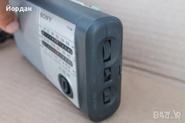 Радио ''Sony ICF-403 S'', снимка 6 - Радиокасетофони, транзистори - 50714954