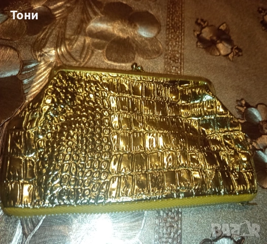 Ново Дамско Златисто Кожено Портмоне, снимка 7 - Портфейли, портмонета - 53277461
