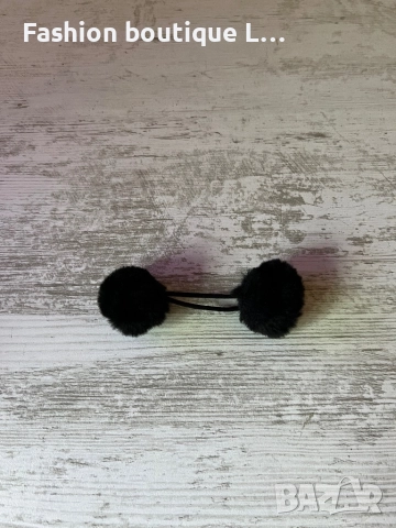 Черен ластик за коса с два пухени помпона 🖤, снимка 2 - Аксесоари за коса - 52333262