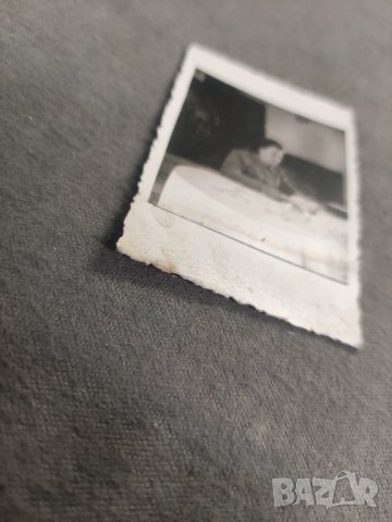 фото " Туристът" Царибродъ, снимка 2 - Декорация за дома - 42322101