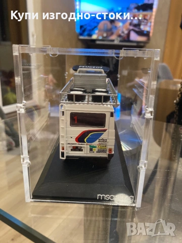 Умален модел на бус с прозрачен кейс, снимка 3 - Колекции - 54262737