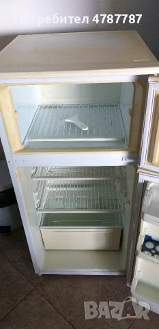 Хладилник с горна камера, снимка 2 - Хладилници - 54098780