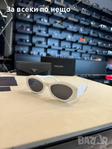 Prada Слънчеви Очила С UV400 Защита С ПОДАРЪК🎁Калъф Прада - Налични Различни Цветове Код D2123, снимка 4 - Слънчеви и диоптрични очила - 49420937