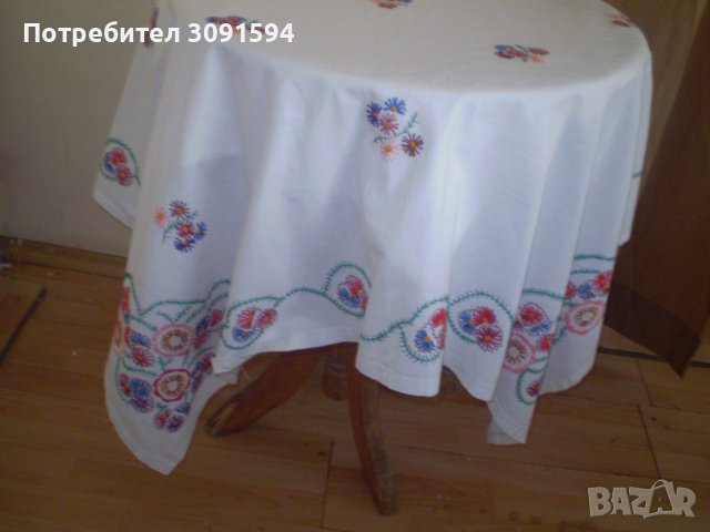 Стара ръчно бродирана памучна  покривка за маса , снимка 2 - Антикварни и старинни предмети - 38809894