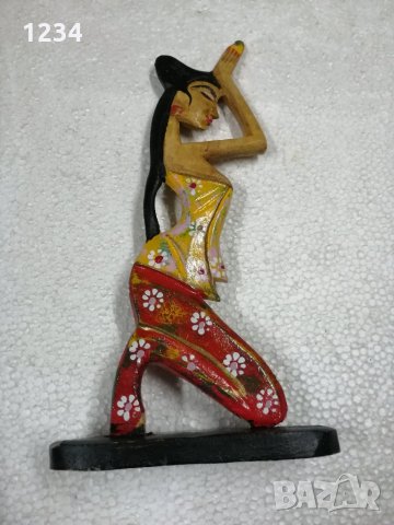 Дървена статуйка 23 см. 