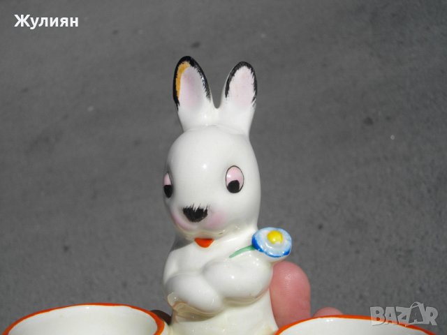 СТАР ПОРЦЕЛАН GOEBEL ЗАЙЧЕ ПОСТАВКА ЗА ЯЙЦА, снимка 3 - Антикварни и старинни предмети - 40527161