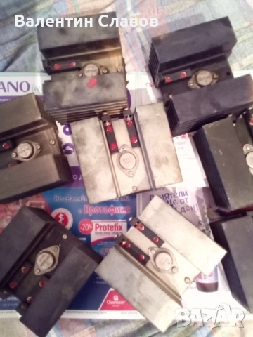 Транзистори 2N3055 с радиатори