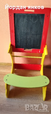 Чудесен вариант за родители, които търсят икономично решение за кът за творчество!