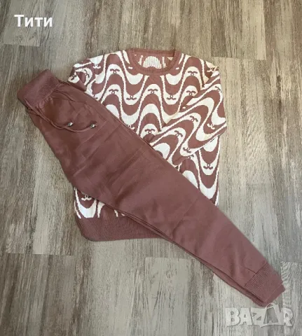 Дамски екипи плетиво, снимка 2 - Комплекти - 47399675