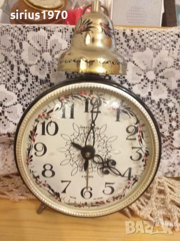 Изрисуван будилник янтар от СССР, снимка 1 - Стенни часовници - 37441579
