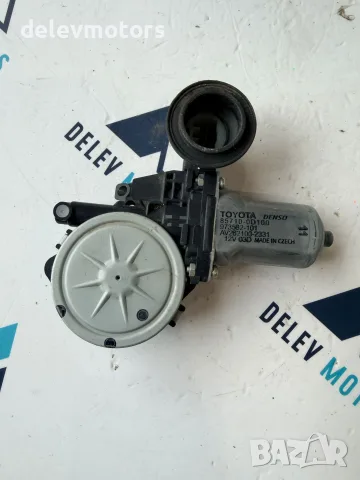 85710-0D100 моторче за преден десен стъклоповдигач от Toyota Yaris P13, 1.0i
