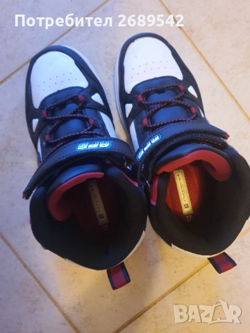 Кецове 37 номер APG, снимка 3 - Дамски ежедневни обувки - 52502273