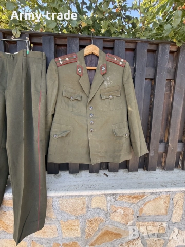 продавам офицерска униформа , снимка 3 - Антикварни и старинни предмети - 56378742