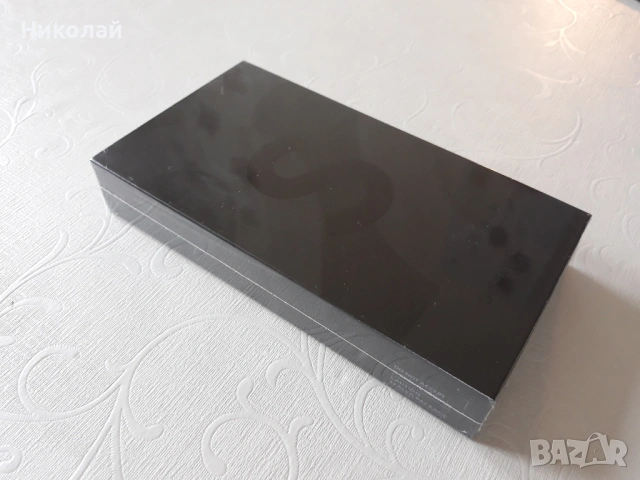 Продавам чисто нов неразпечатан телефон Samsung Galaxy S 22, черен, 128GB, 8GB RAM