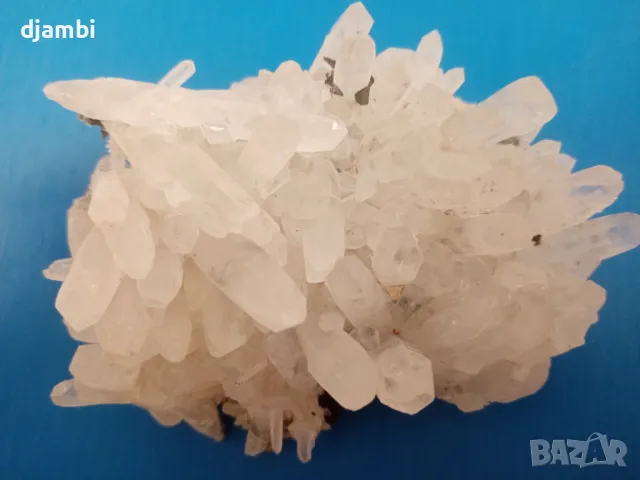 №175, Кристали,Минерали,Мадан,Кварц,Кварцова друза,