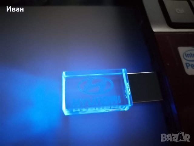 Светеща УСБ USB flash флаш памет стъкло с емблема на марка кола автомобил джип мотор + Подарък, снимка 8 - Аксесоари и консумативи - 30592696