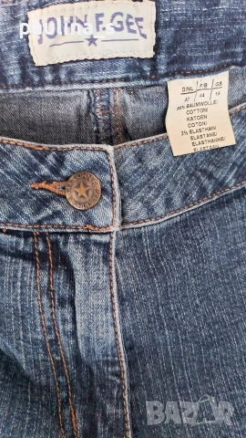 Три различни броя / Дамски маркови дънки "John F. Gee", "The barn" и "Mexx" jeans , снимка 4 - Дънки - 53071184
