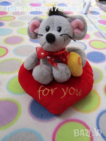 Плюшена играчка сърце с мишка