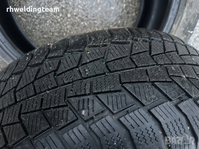 Зимни гуми 225/50/17, снимка 2 - Гуми и джанти - 52673737
