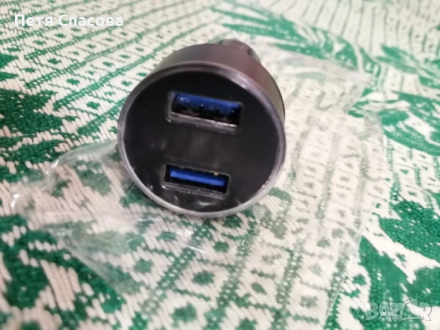 Зарядно за телефон за запалка с 2 USB type A изхода и индикатор на напрежение