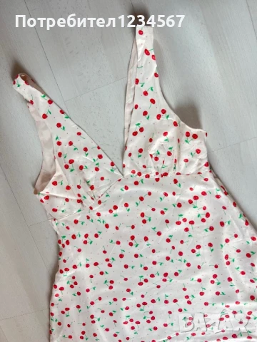 Нова рокля с череши на Zara M-L, снимка 3 - Рокли - 51138759