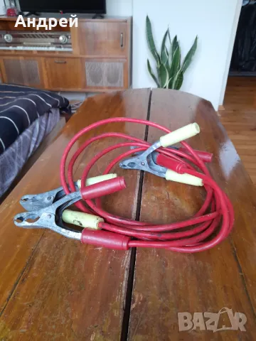 Стари кабели за подаване на ток