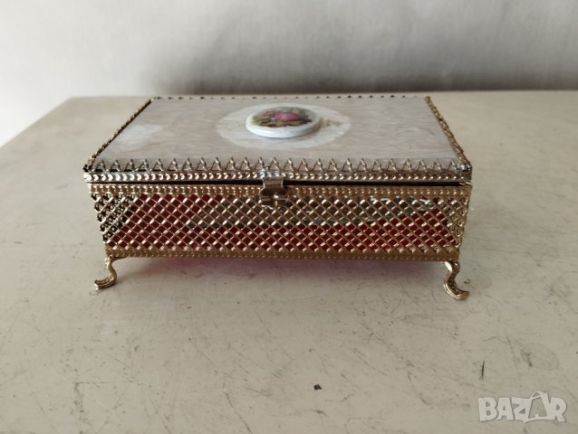 кутийка за бижута