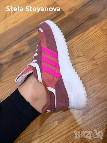 Дамски маратонки Adidas, снимка 3 - Маратонки - 56416544