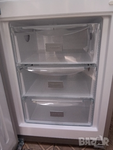 Иноксов комбиниран хладилник с фризер Liebherr с 2 години гаранция!, снимка 8 - Хладилници - 52396526