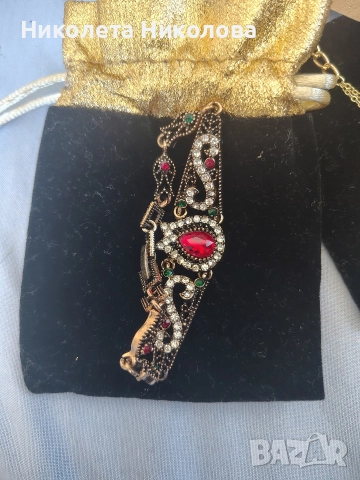 Дамски гривни 